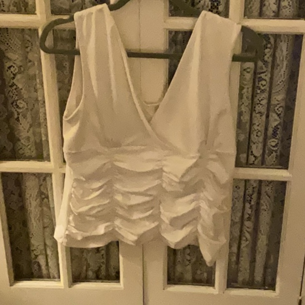 FORENZA’S POLYESTER AND SPANDEX TANK TOP IN WHITE SIZE- L